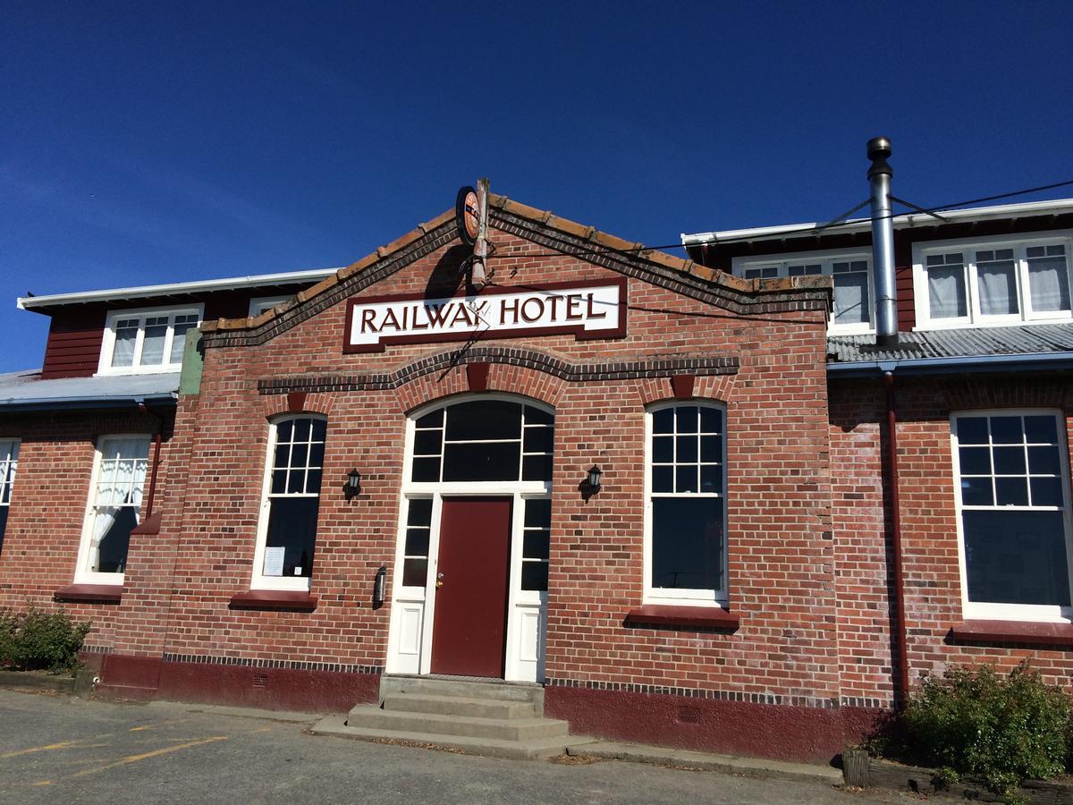 Mossburn Railway Hotel Exteriör bild